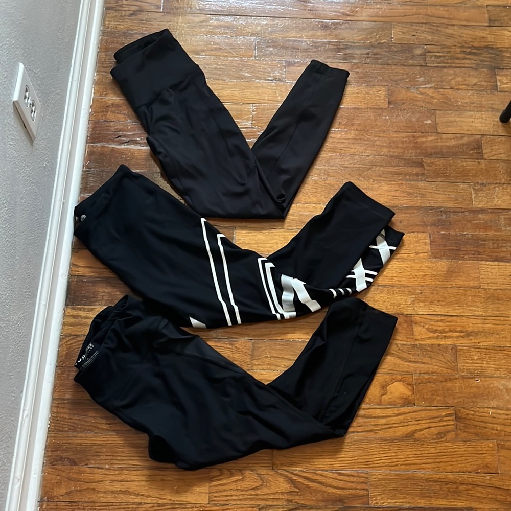 BUNDLE; 90 degree by reflex capri leggings Size small